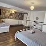 Hotell Lilyrose 3*