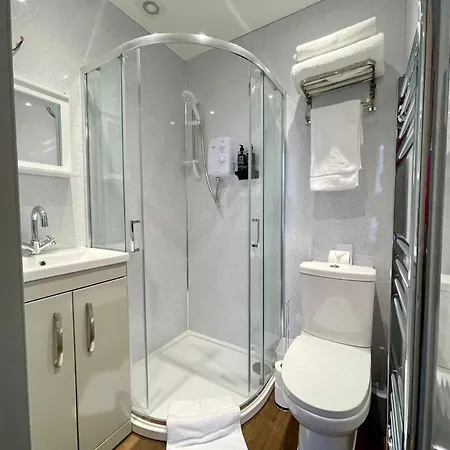 Lilyrose Hotel 3*