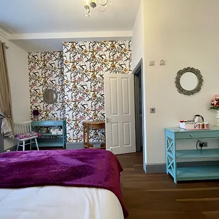 Lilyrose 3* Whitby