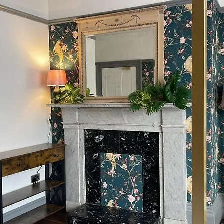 Lilyrose 3* Whitby