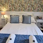 Lilyrose 3* Γουίτμπι