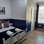 Lilyrose 3* Whitby