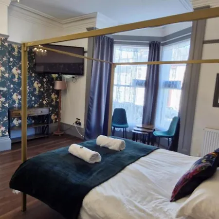 Hotel Lilyrose Whitby