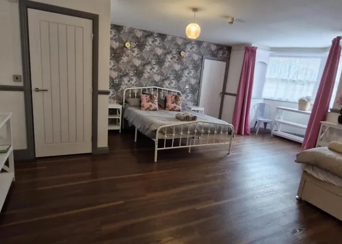 Hotel Lilyrose Whitby