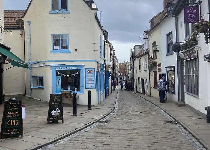 Hotel Lilyrose Whitby