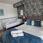 Hotel Lilyrose Whitby